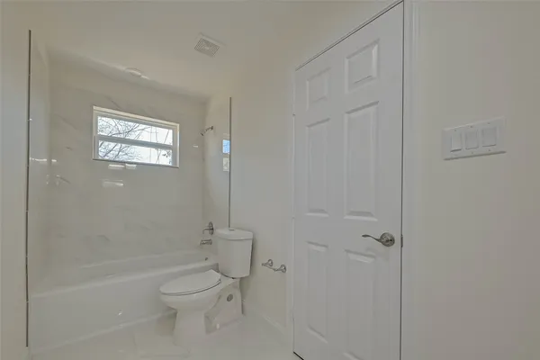 $1,850 | 7339 Krueger Road, Unit B, Houston, TX 77033