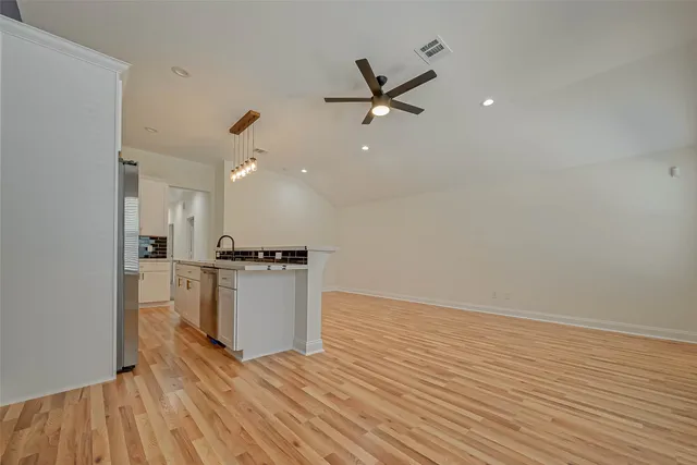 $1,900 | 7339 Krueger Road, Unit B, Houston, TX 77033