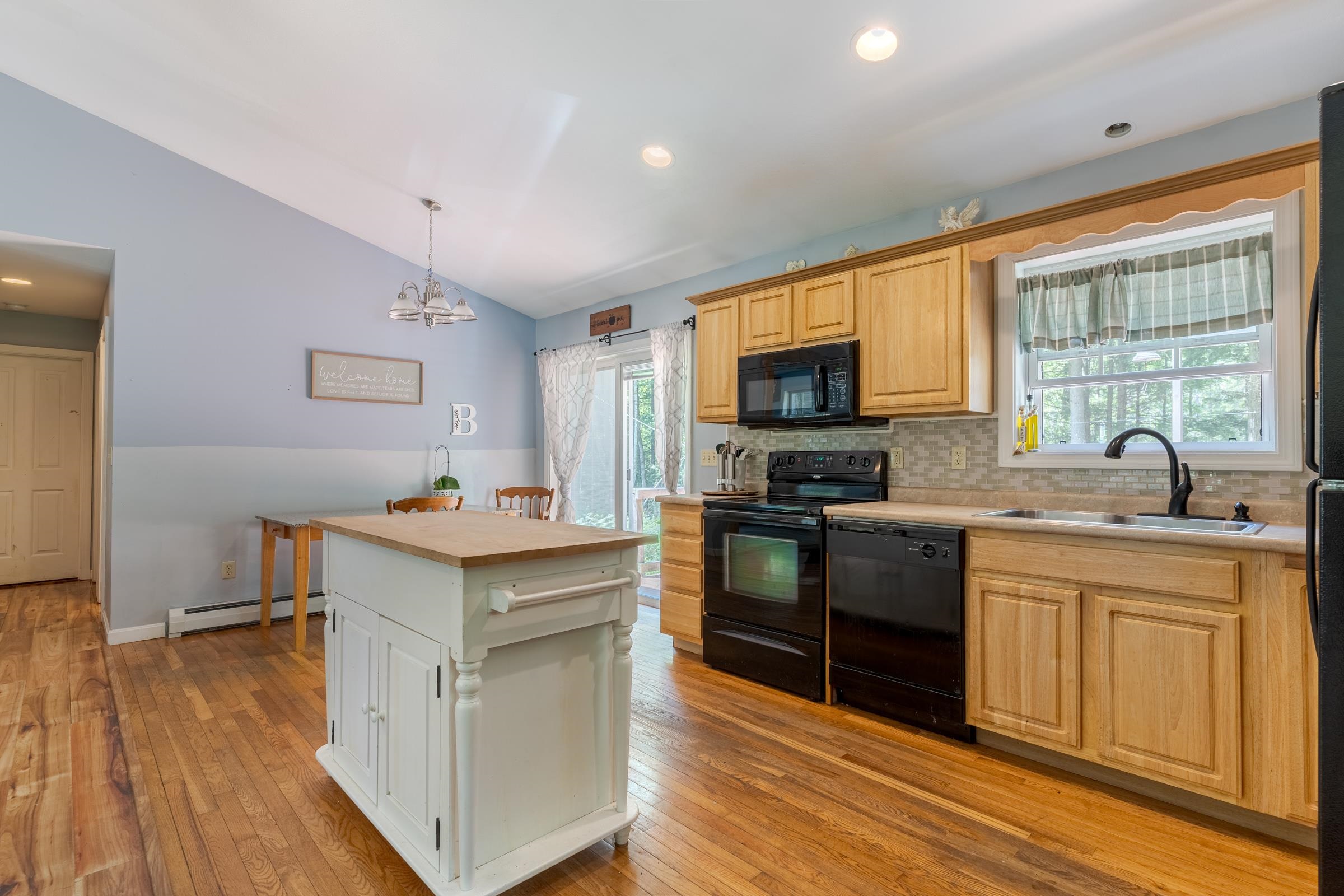 31 Beech River Circle Ossipee, NH 03814 - Photo 4 of 23