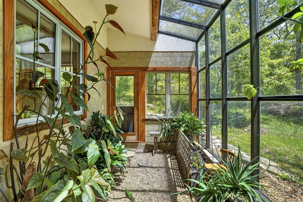 4 Rock Pond Road West Tisbury, MA 02568 - Photo 10 of 31