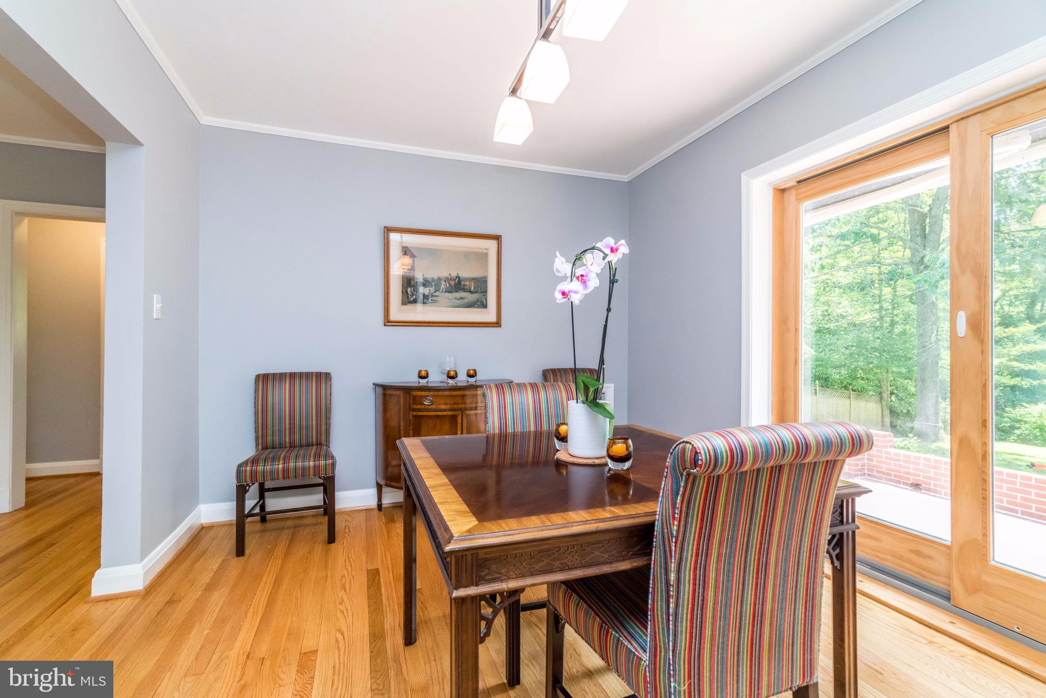 407 Range Road Towson, MD 21204 - Photo 7 of 28 Dining rm w/ sliding glass door to terrace & yard