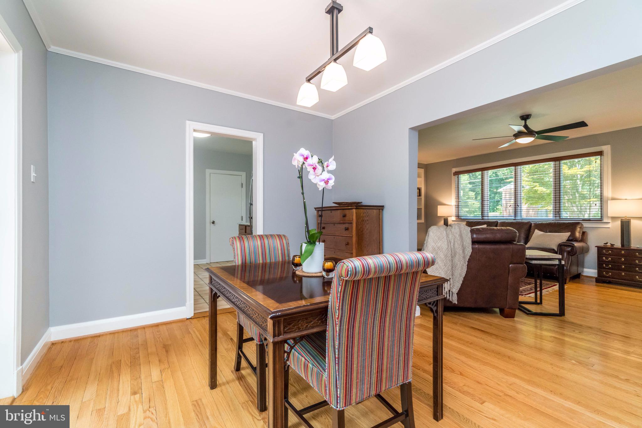 407 Range Road Towson, MD 21204 - Photo 9 of 28 Great Flow from Living rm - dining rm - kitchen -