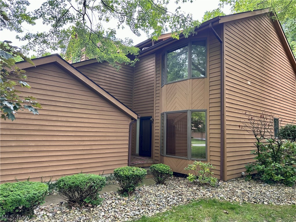 9074 Inverrary Warren, OH 44484 - Photo 2 of 42 Gallery Image 2