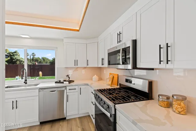 $1,099,000 | 416 Camino Dos Palos, Thousand Oaks, CA 91360