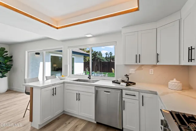 $1,099,000 | 416 Camino Dos Palos, Thousand Oaks, CA 91360