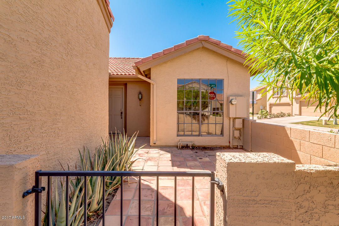 4209 East Agave Road Phoenix, AZ 85044 - Photo 3 of 25 02-Agave