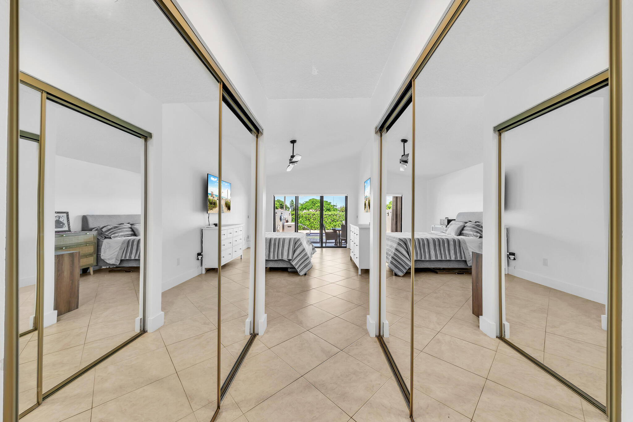 10255 Sunset Bend Drive Boca Raton, FL 33428 - Photo 23 of 88 14 Primary Bedroom (4)