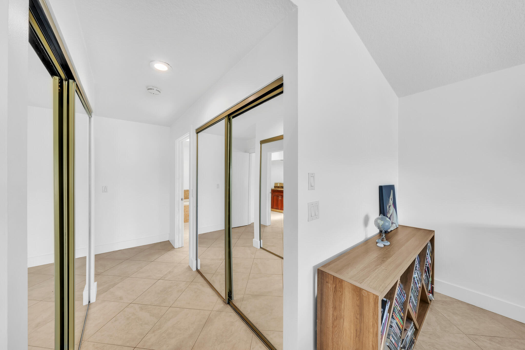 10255 Sunset Bend Drive Boca Raton, FL 33428 - Photo 29 of 88 19 WalkIn Closets