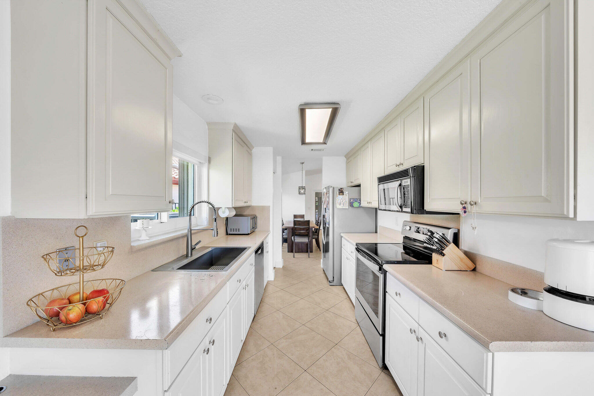 10255 Sunset Bend Drive Boca Raton, FL 33428 - Photo 4 of 88 12 Kitchen (3)