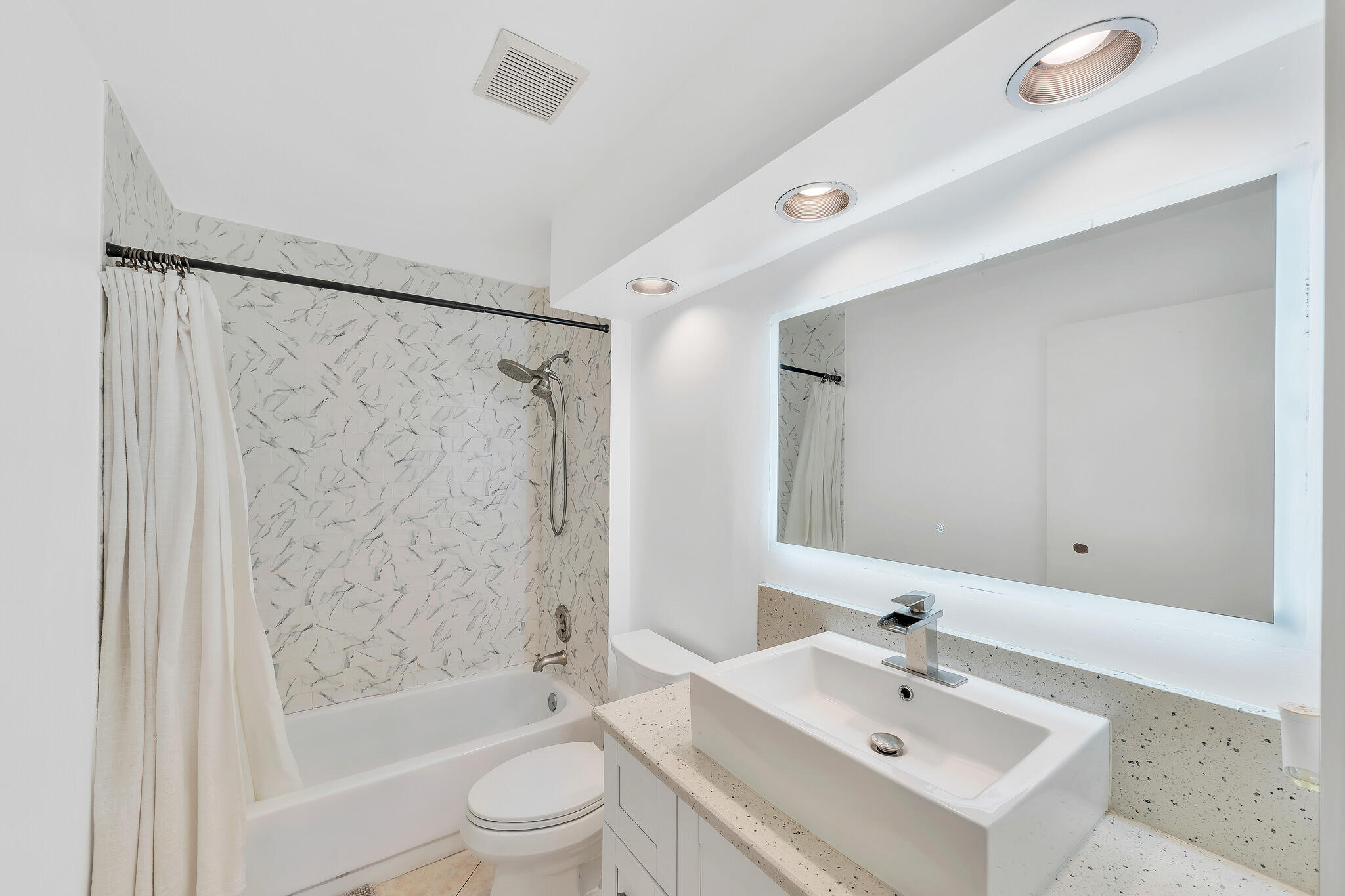 10255 Sunset Bend Drive Boca Raton, FL 33428 - Photo 41 of 88 25 Guest Bathroom (1)