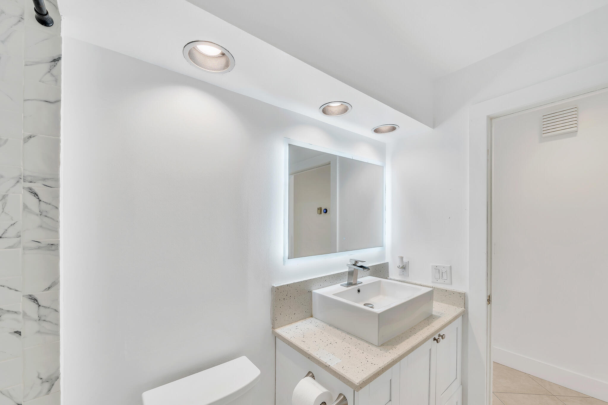 10255 Sunset Bend Drive Boca Raton, FL 33428 - Photo 42 of 88 25 Guest Bathroom (2)