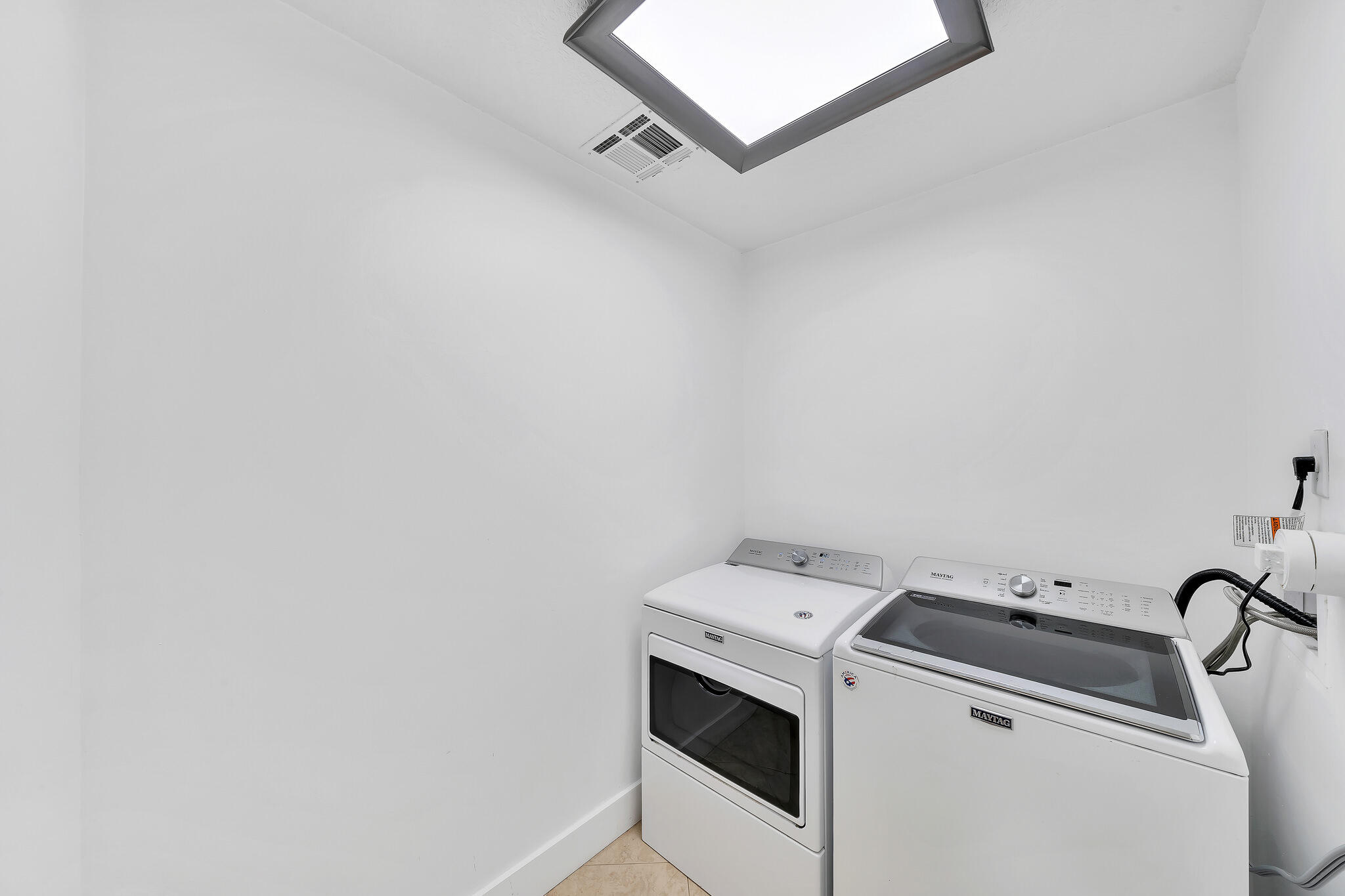 10255 Sunset Bend Drive Boca Raton, FL 33428 - Photo 43 of 88 26 Laundry Room (2)