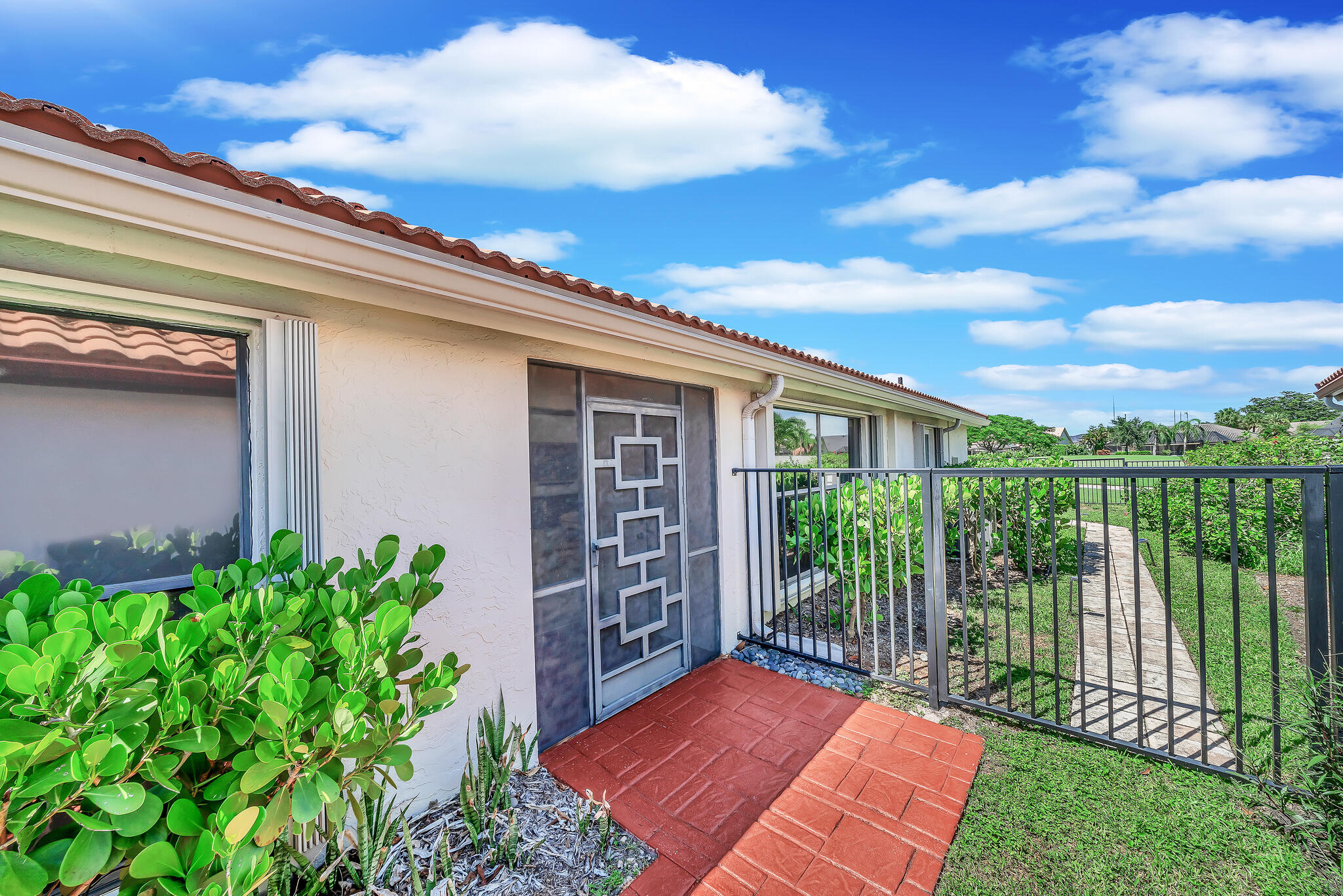 10255 Sunset Bend Drive Boca Raton, FL 33428 - Photo 74 of 88 2 Entryway (2)