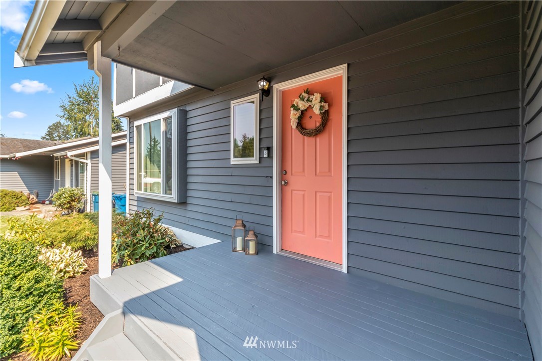 4827 150th Place Southwest Edmonds, WA 98026 - Photo 3 of 40 Gallery Image 3