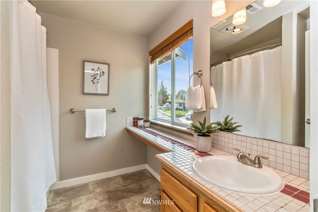 4827 150th Place Southwest Edmonds, WA 98026 - Photo 31 of 40 Gallery Image 31