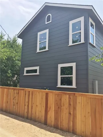 $1,995 | 700 East 45th Street, Unit B, Austin, TX 78751