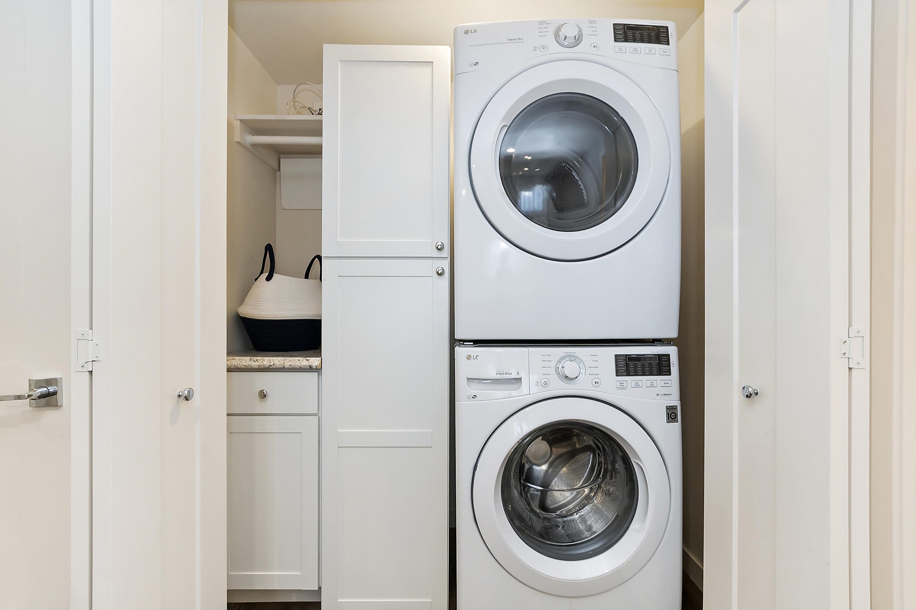 70260 Highway 111, Unit 60 Rancho Mirage, CA 92270 - Photo 14 of 15 a utility room with dryer and washer