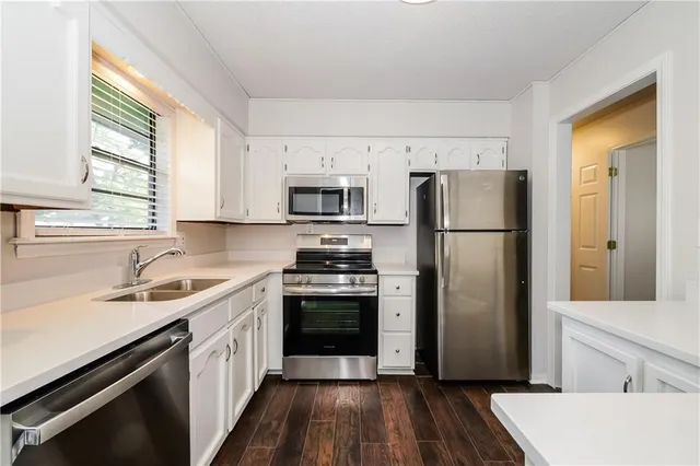 $2,200 | 109 Southeast Rockwood Street, Blue Springs, MO 64014