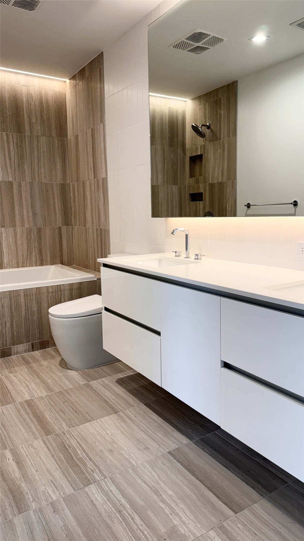 313 West 17th Street, Unit 1502 Austin, TX 78701 - Photo 7 of 27