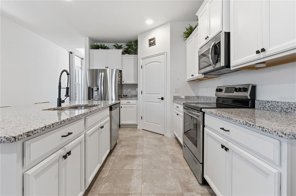 16125 Azure Key Street Winter Garden, FL 34787 - Photo 6 of 50