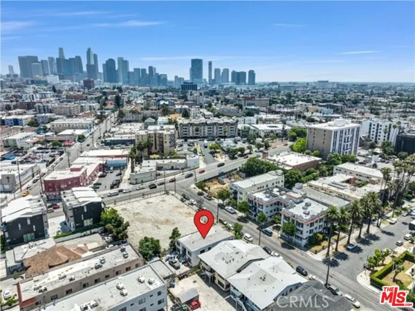 $2,700 | 2627 San Marino Street, Los Angeles, CA 90006