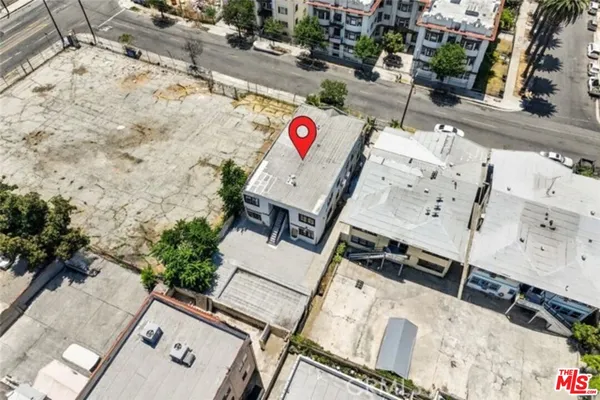 $2,700 | 2627 San Marino Street, Los Angeles, CA 90006