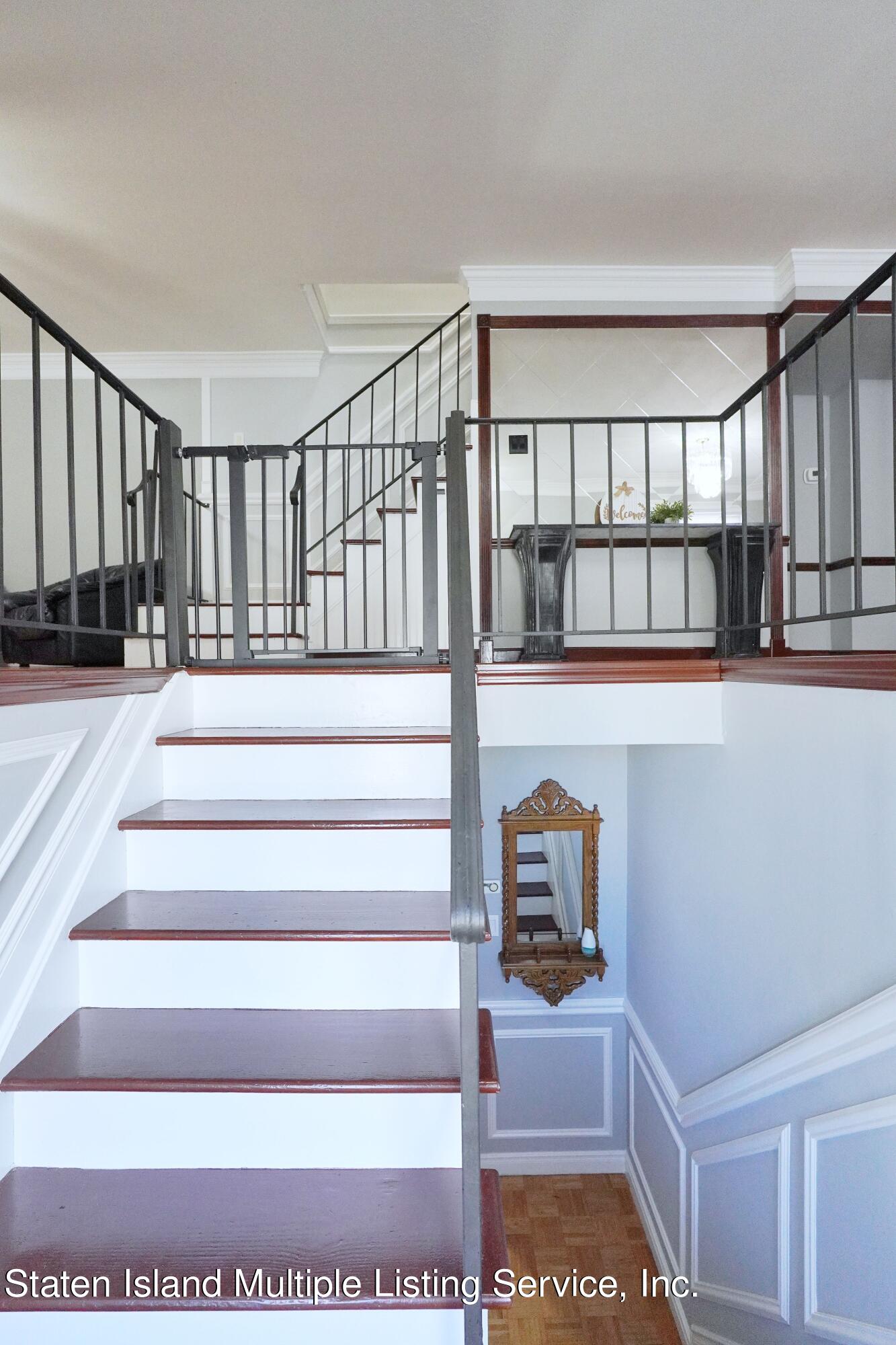 95 Goller Place Staten Island, NY 10314 - Photo 11 of 37 goller entry