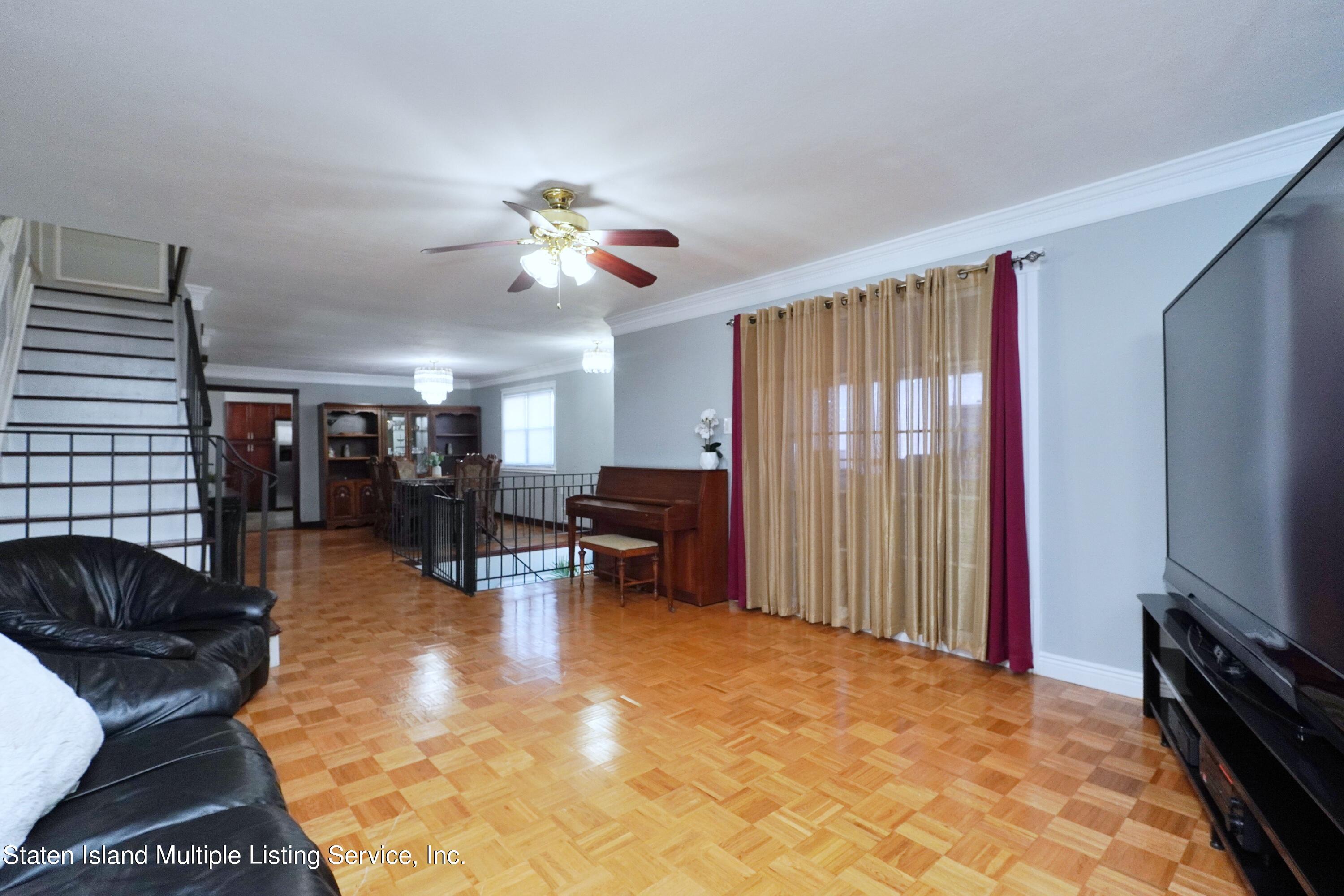 95 Goller Place Staten Island, NY 10314 - Photo 13 of 37 goller liv rm