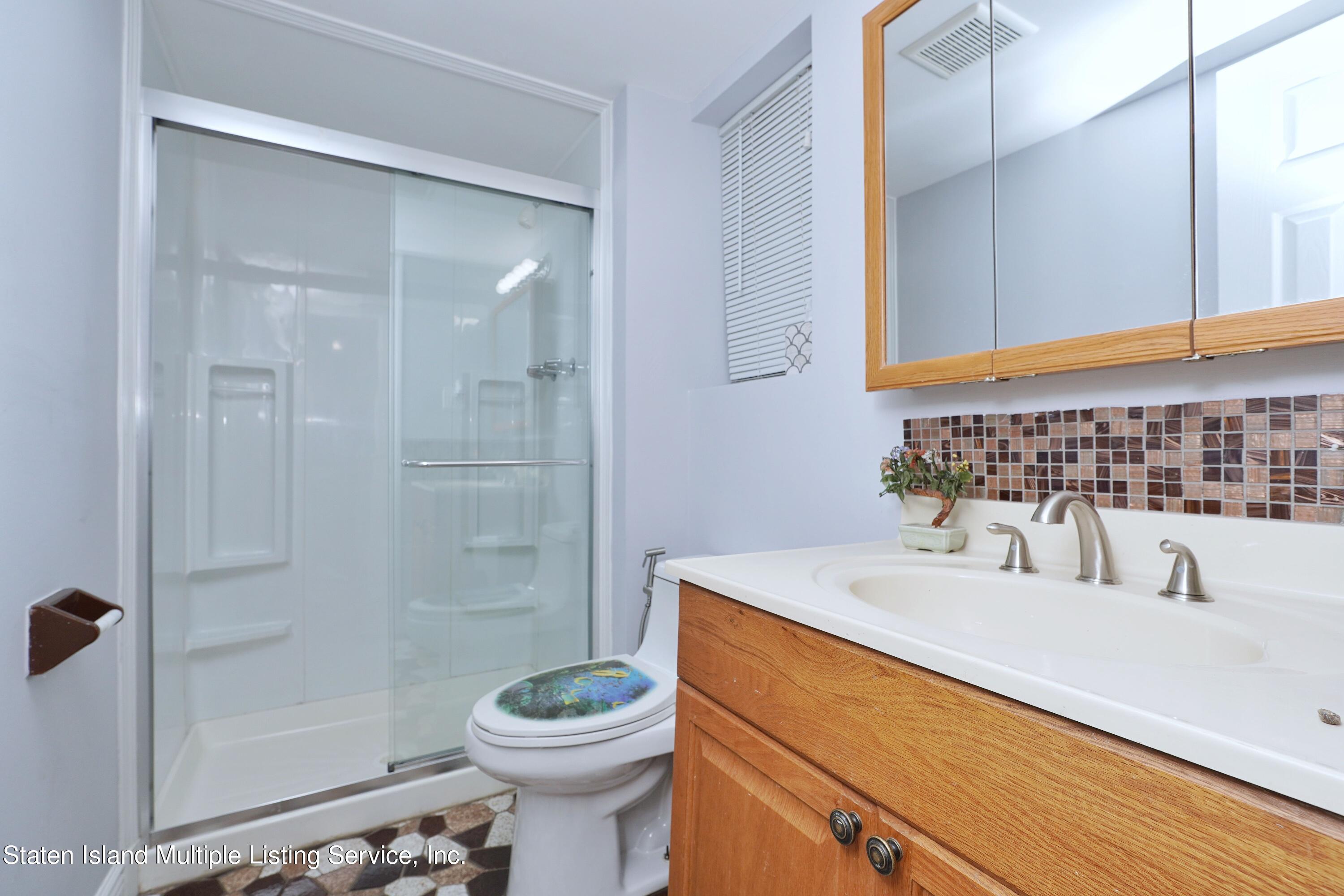 95 Goller Place Staten Island, NY 10314 - Photo 8 of 37 goller first flr bth