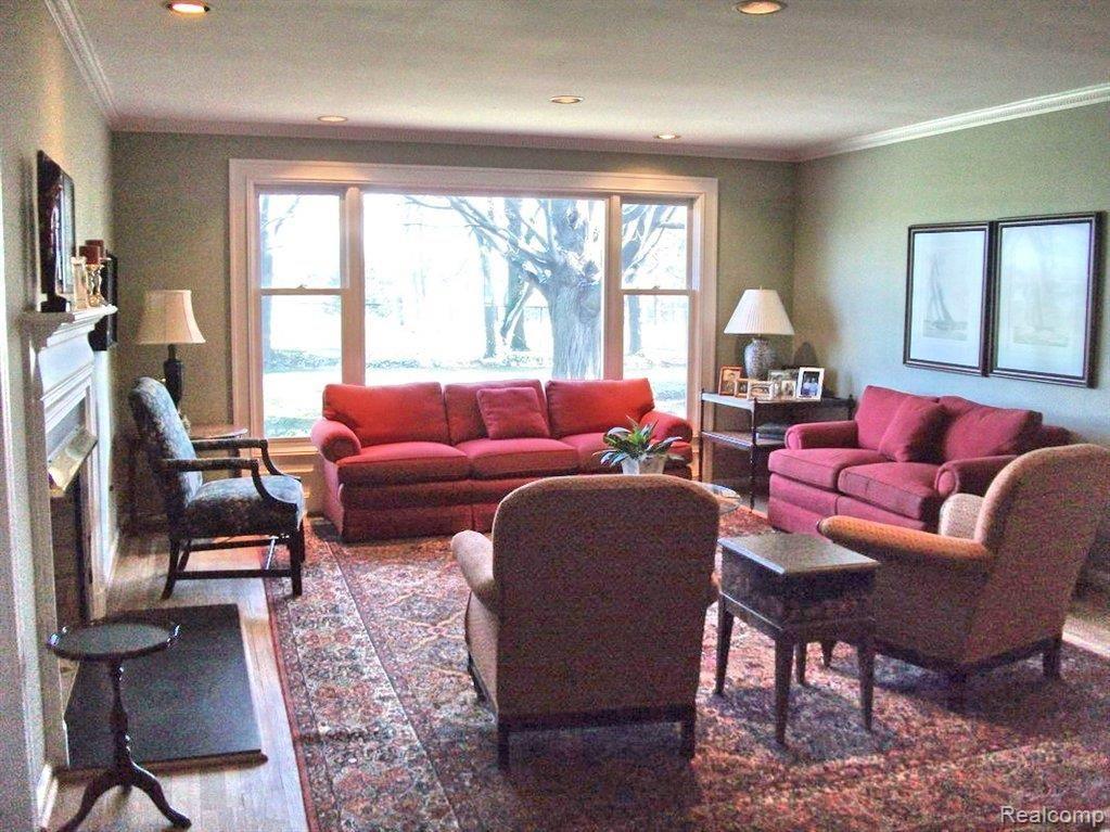 1251 Fox Chase Road Bloomfield Hills, MI 48301 - Photo 3 of 19 Living Room