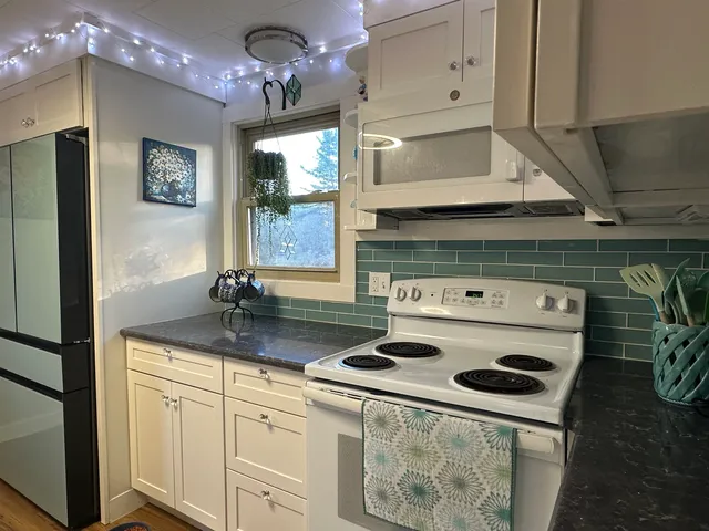 $389,900 | 188 Sawyers Crossing Road, Swanzey, NH 03446