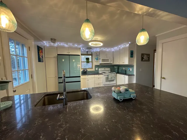 $389,900 | 188 Sawyers Crossing Road, Swanzey, NH 03446