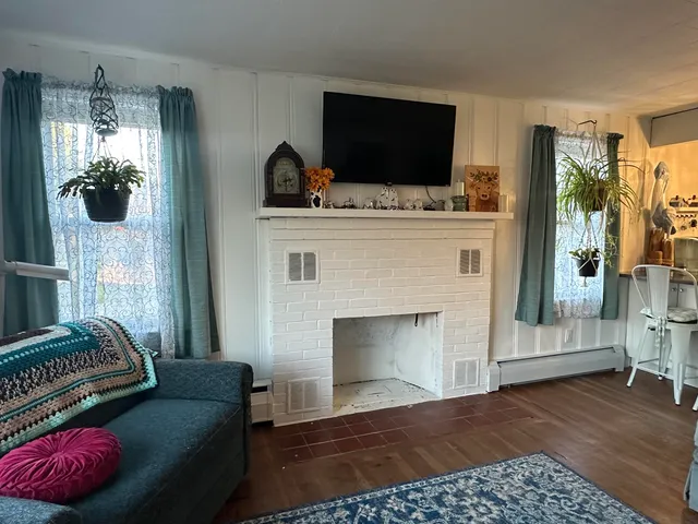 $389,900 | 188 Sawyers Crossing Road, Swanzey, NH 03446