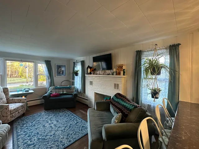 $389,900 | 188 Sawyers Crossing Road, Swanzey, NH 03446