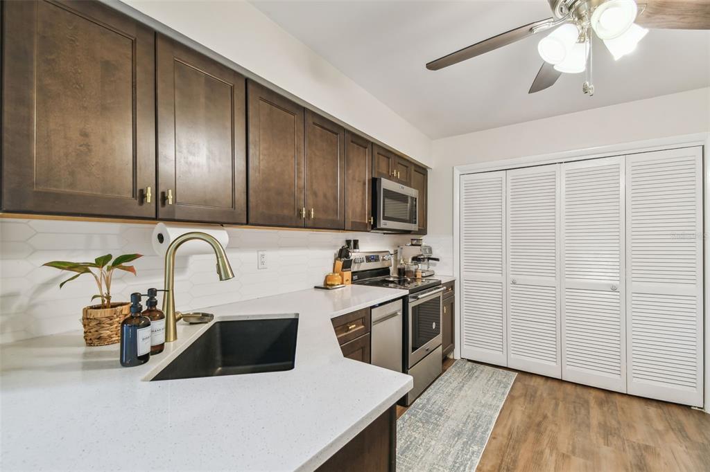 4114 Pinelake Lane, Unit 202 Tampa, FL 33618 - Photo 15 of 64