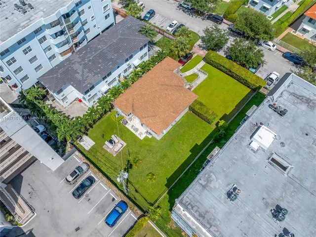 $2,000,000 | 1974 Marseille Drive, Miami Beach, FL 33141