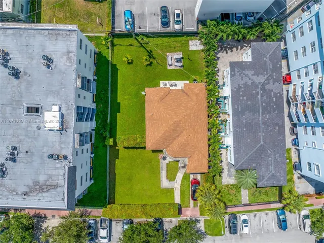 $2,000,000 | 1974 Marseille Drive, Miami Beach, FL 33141