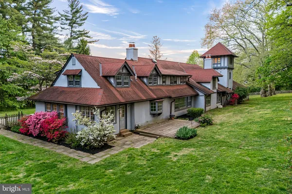 $1,985,000 | 461 South Roberts Road, Bryn Mawr, PA 19010