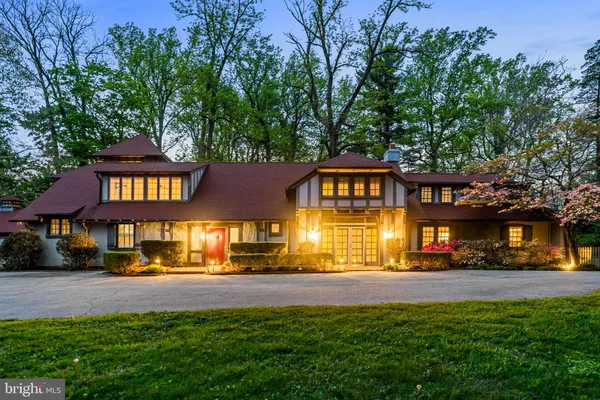 $1,985,000 | 461 South Roberts Road, Bryn Mawr, PA 19010