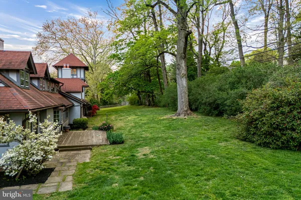 $1,985,000 | 461 South Roberts Road, Bryn Mawr, PA 19010
