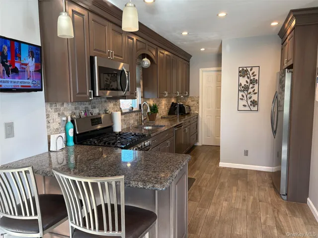 $998,108 | 108 Elizabeth Street, Floral Park, NY 11001