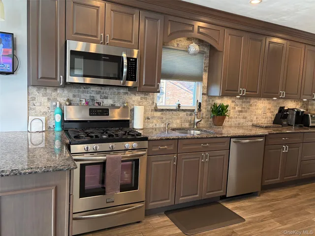 $998,108 | 108 Elizabeth Street, Floral Park, NY 11001