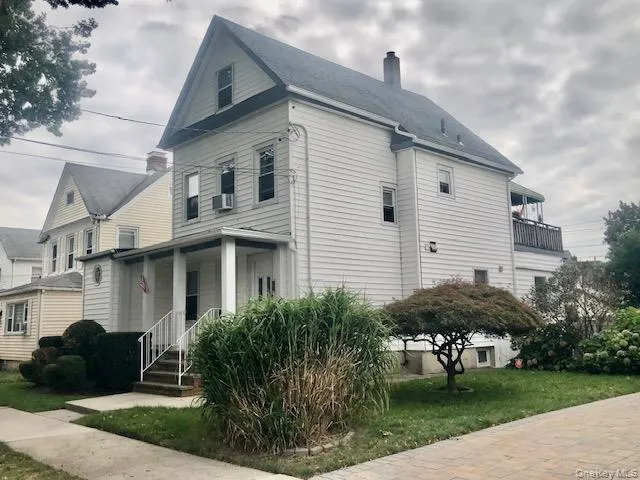 $998,108 | 108 Elizabeth Street, Floral Park, NY 11001