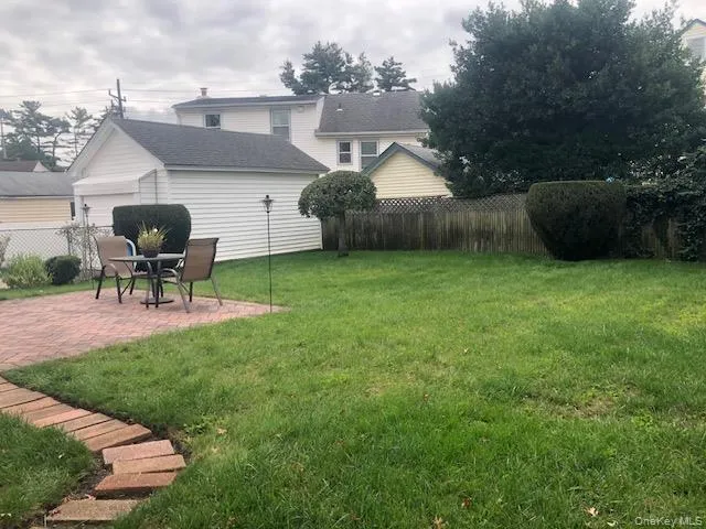 $998,108 | 108 Elizabeth Street, Floral Park, NY 11001