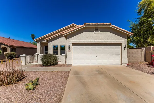 $2,750 | 1134 East Pedro Road, Phoenix, AZ 85042