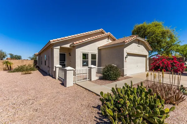 $2,750 | 1134 East Pedro Road, Phoenix, AZ 85042