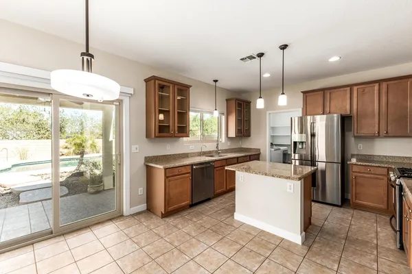 $2,750 | 1134 East Pedro Road, Phoenix, AZ 85042