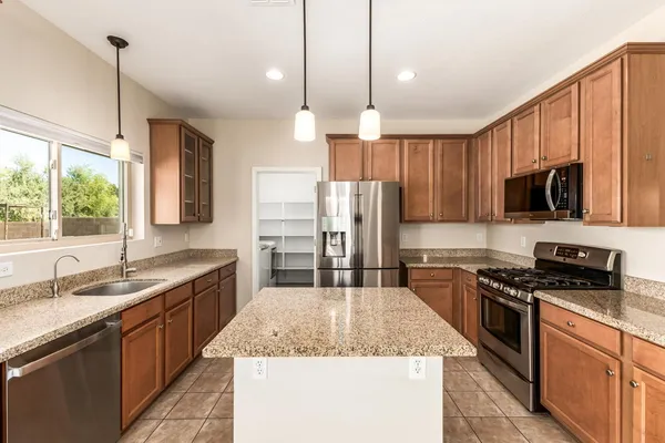 $2,750 | 1134 East Pedro Road, Phoenix, AZ 85042