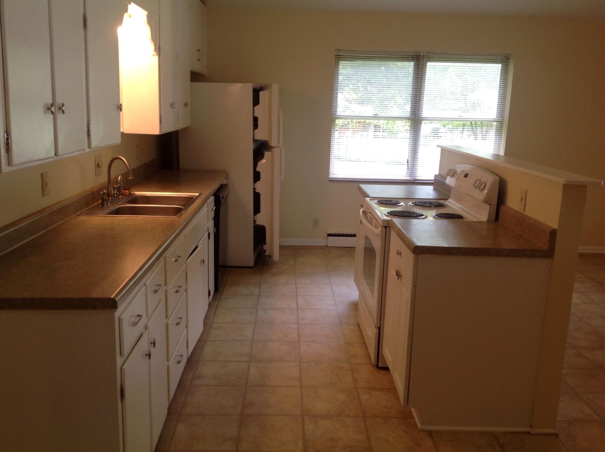 104 Davis Lane Oak Ridge, TN 37830 - Photo 7 of 30 Island w/ range.