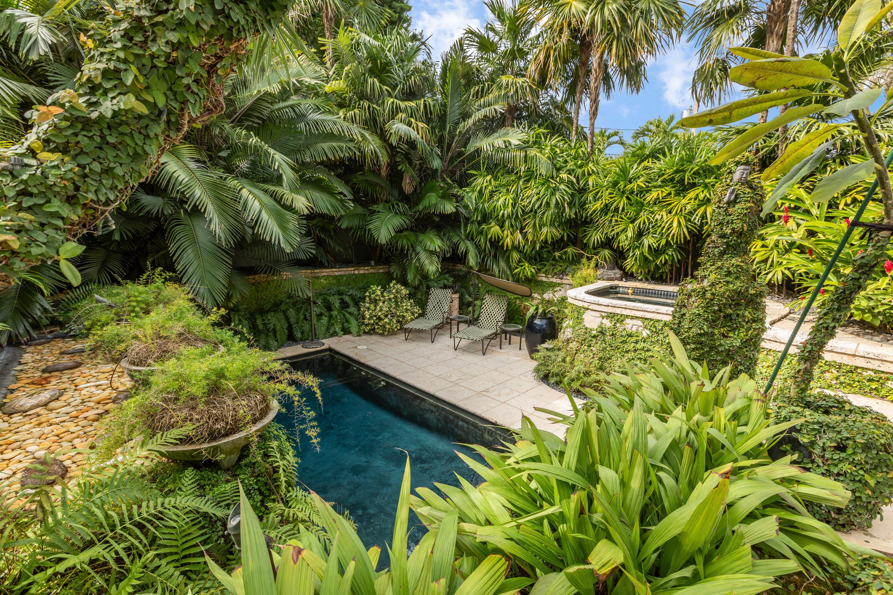 910-914 Watson Street Key West, FL 33040 - Photo 28 of 38 a view of a garden with plants